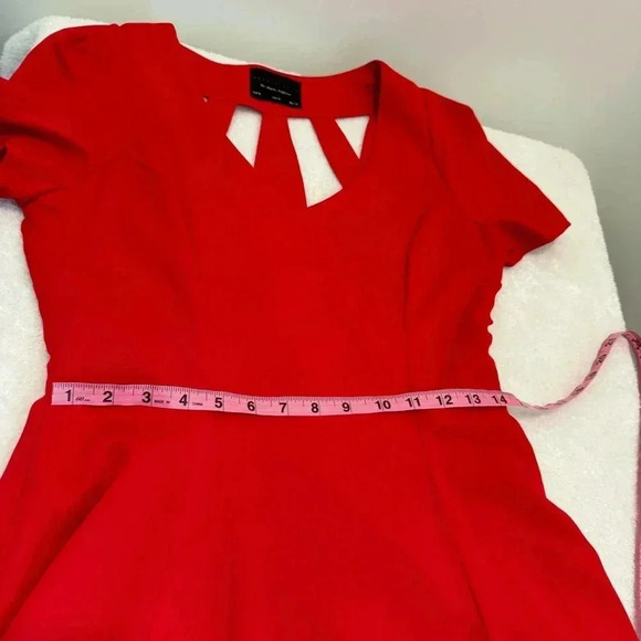Dress Forum - dress size M - Picture 9 of 10